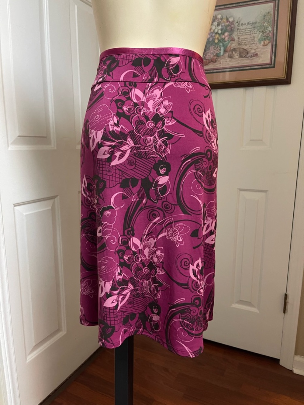 Merona Floral A-Line Skirt in Magenta and Black EUC - Picture 7 of 8